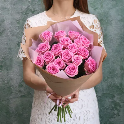 Букет из 19 красных роз Гран При 70 см - FloriCrystal