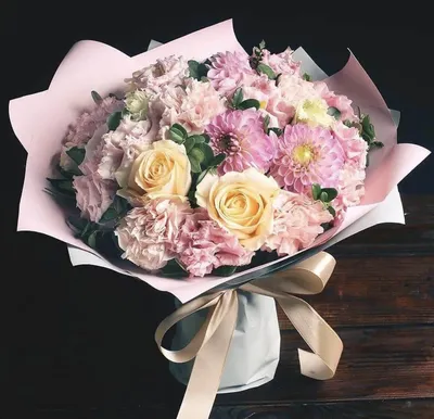 Купить букет из роз и астр по доступной цене с доставкой в Москве и области  в интернет-магазине Город Букетов