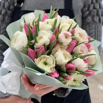 Букет из 35 тюльпанов \"Ирина\" купить в Курске | заказать живые цветы с  доставкой на дом или самовывоз