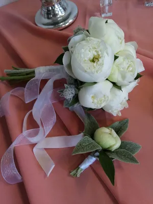 Купить «Букет невесты и бутоньерка», каталог «Букеты невесты» в Королёве -  «Ameli» - Интернет магазин цветов в Королеве.