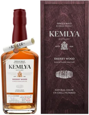 Виски \"Kemlya\" Sherry Wood, в деревянной коробке, 0.7 л — купить виски  \"Кемля\" Шерри Вуд, wooden box, 700 мл – цена 17550 руб, отзывы в Winestyle