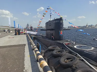 В Петербурге в десятый раз проходит Международный военно-морской салон