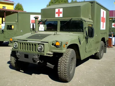 Что находится внутри санитарных Hummer для украинских военных? –  Автоцентр.ua