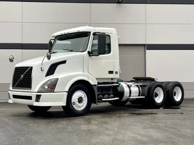 Used 2012 Volvo VNL Day Cab - Volvo D13 Turbo-Diesel - 10 Speed Manual -  Low Miles For Sale ($49,800) | Chicago Motor Cars Stock #CN552929