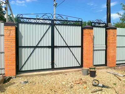 Распашные ворота на кирпичных столбах - цена, купить в Екатеринбурге