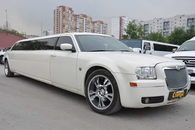 Аренда лимузина Лимузин Chrysler 300С в Екатеринбурге