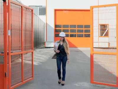 Распашные 3Д ворота из стальной сетки | Компания Дока в Екатеринбурге