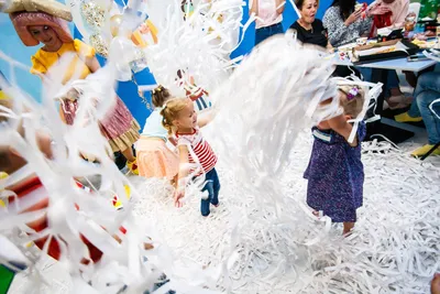 Бумажное шоу на детский праздник заказать в Минске