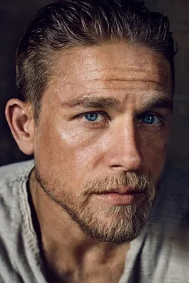 Чарли Ханнэм (Charlie Hunnam, Charles Matthew Hunnam) - актёр - фотографии  - европейские актёры - Кино-Театр.Ру