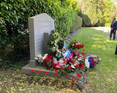 В Брюсселе были возложены венки к монументам погибшим советским гражданам  на кладбище в коммуне Эвер