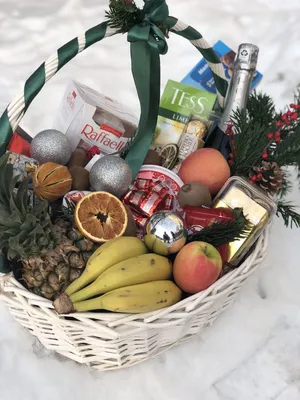 Подарочные корзины на Новый Год. Корзины с фруктами