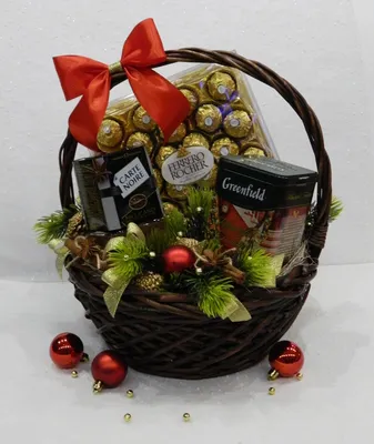 Подарочная новогодняя корзина. Оформление подарка. | Fruit basket gift,  Gift baskets, Basket