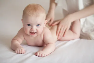 Как лечить кривошею у младенцев дома?
