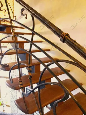 Перила модерн на металлической лестнице