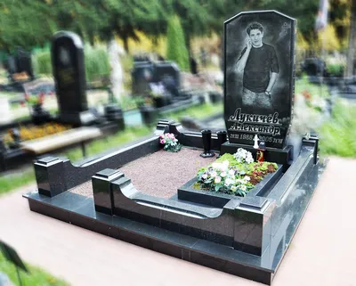 ᐉ Надгробия памятники - заказ, изготовление и установка надгробных  памятников в Москве и Московской области
