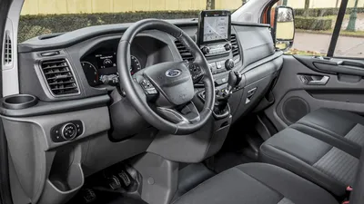 Обзор цельнометаллического фургона Ford Transit Custom
