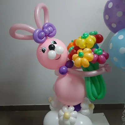 Фигура из шаров Заяц с цветами купить в интернет-магазине в Самаре