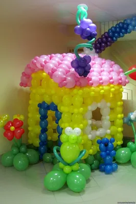 Фигуры из воздушных шаров | Фигура из воздушных шаров Дом №47 | Воздушный  шар, Воздушные шары, Украшения