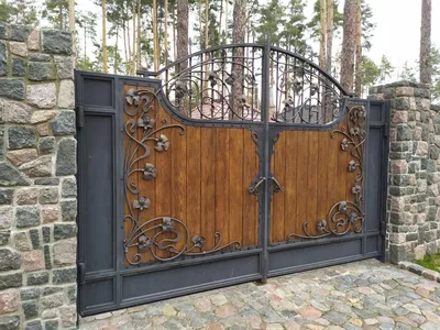 Деревянные ворота с элементами ковки под ключ в Киеве - Арт Бастион