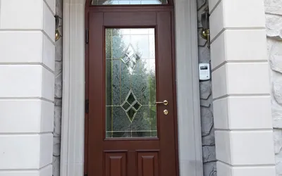 Деревянные входные двери для частного дома в Гомеле