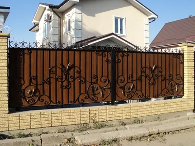 Кованый забор с поликарбонатом в Санкт Петербурге под ключ, цена в СПб