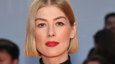 Скачать обои фотосессия, Rosamund Pike, Розамунд Пайк, раздел девушки в  разрешении 1680x1050