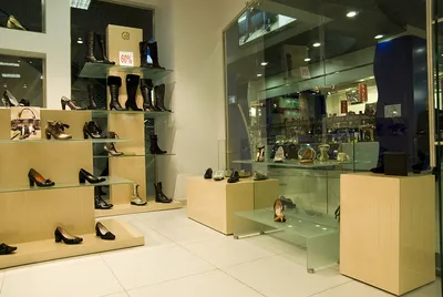 Торговое оборудование для обувного магазина | Формула пространства