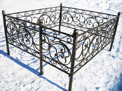 Кованая ограда на могилу «Селена (витая)» купить в Москве: цена, фото,  характеристики