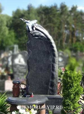 Памятник на могилу военному с самолетом | Купить в гранитной мастерской -  Мемориалвип