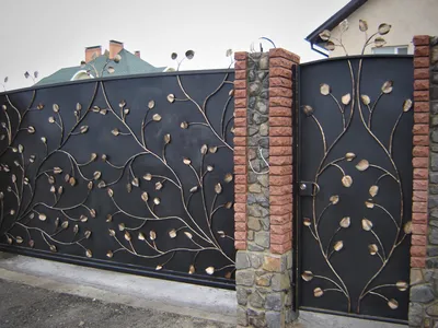 Фото кованых ворот, калиток и заборов: художественная ковка элементов  откатных и распашных оград для дома и кладбища в картинках и эскизах