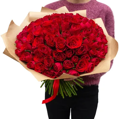 101 красная кенийская роза в упаковке доставка в Уфе | «МосРозаОпт»