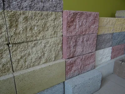 Блок колотый облицовочный цветной 95*188*390 мм для облицовки дома с  утеплением в стене