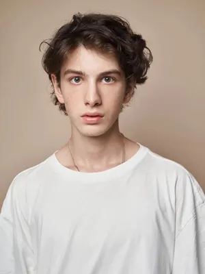 Марк Эйдельштейн, 20, Москва. Актер театра и кино. Официальный сайт |  Kinolift