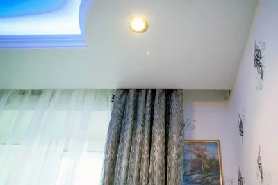 Ниша для штор в натяжном потолке: эффект парящей шторы, как сделать  закладные
