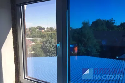 Синяя тонировка стёкол пленками: окон квартир, домов и офисов