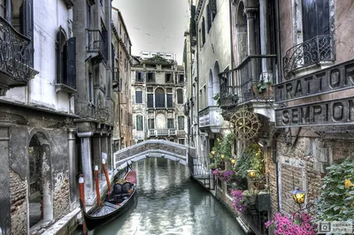 Фреска \"Небольшой мост и гондола на канале Венеции. Италия\" - Арт. 110058 |  Купить в интернет-магазине Уютная стена