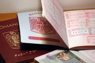 Мужчина заплатил €900 за поддельный паспорт Румынии