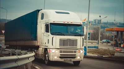 ЧТО В КАБИНЕ? БЕСКАПОТНЫЙ АМЕРИКАНСКИЙ ГРУЗОВИК Freightliner Argosy 1-я  ЧАСТЬ - YouTube