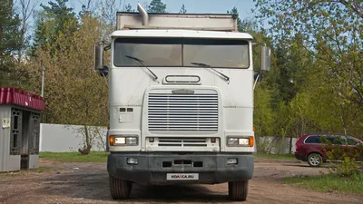 Такой только у меня и у Терминатора: тест-драйв Freightliner FLB Daycab -  КОЛЕСА.ру – автомобильный журнал