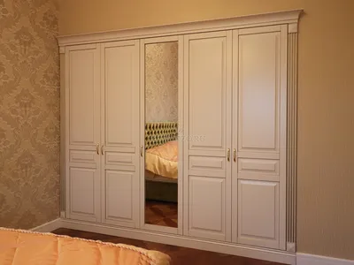 Распашной встроенный шкаф для спальни «Элирия» кремового цвета под заказ,  Арт.215