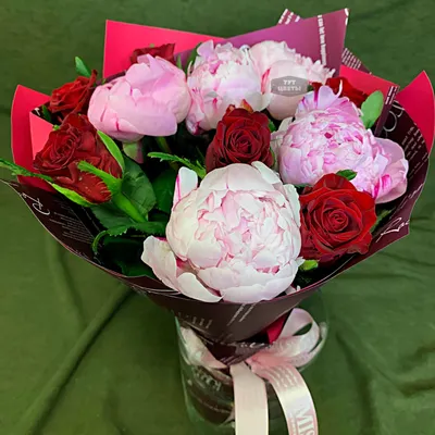 Шикарный букет из роз и пионов - Доставкой цветов в Москве! 22745 товаров!  Цены от 487 руб. Цветы Тут
