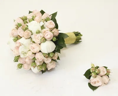 Купить Свадебный букет невесты из роз и пионов R630 с доставкой в  Санкт-Петербурге