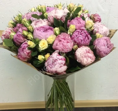 Букет из кустовой розы и пиона розового купить с бесплатной доставкой в  Москве по цене 12 280 руб.