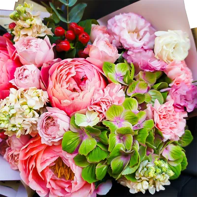 Люси: пионы, гортензия, пионовидные розы, маттиола по цене 9541 ₽ - купить  в RoseMarkt с доставкой по Санкт-Петербургу