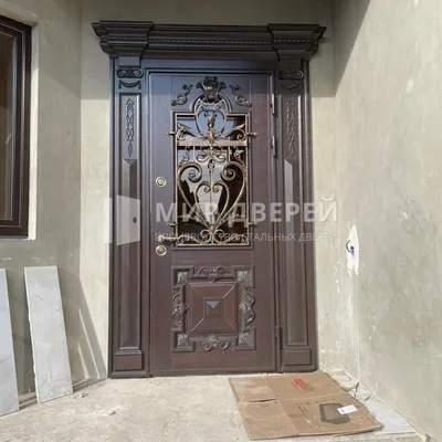 Входные двери со стеклом и ковкой в Балашихе | Купить металлические двери  по цене 24 000руб от производителя с доставкой и установкой