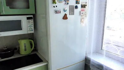 Куда поставить холодильник в хрущевке фото