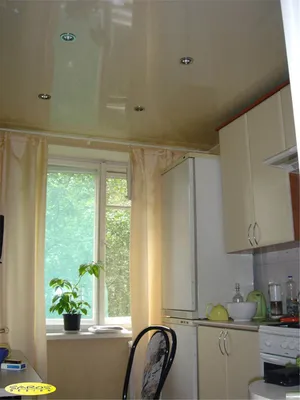 Натяжной потолок на кухне в хрущевке фото