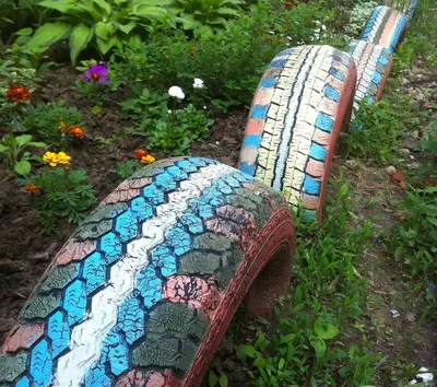 Поделки из шин для сада и огорода своими руками: фото клумб и украшений из  старых шин | Houzz Россия