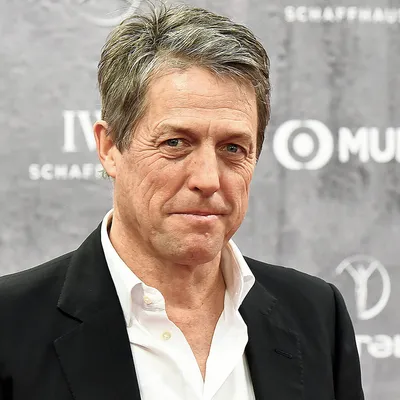 Hugh Grant im Interview: Womit er seit 20 Jahren zu kämpfen hat