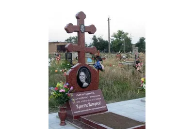 Памятник вертикальный надгробие на могилу в виде креста недорого купить в  СПб